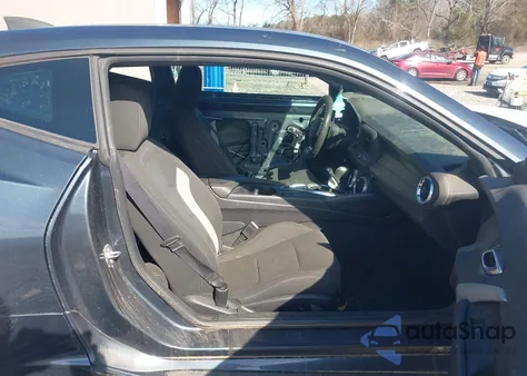 2019 Chevrolet Camaro 1Ls z USA, uszkodzony, nr VIN 1G1FB1RXXK0115534